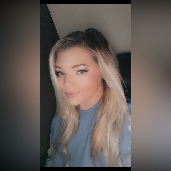 Meet your Posher, Abeigh - Picture 2 of 3